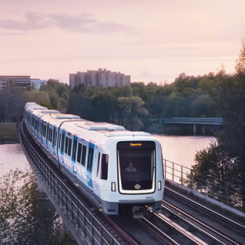 Många väljer kollektivtrafiken när vädret är dåligt. Foto: SL