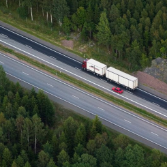 Trafikverket inför krav på redovisning av hastighetsefterlevnad på en aggregerad nivå för samtliga upphandlande transporter. Foto: Trafikverket