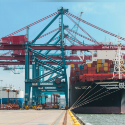 MSC Mediterranean Shipping Company har idag en direktlinje via APM Terminals Gothenburg till Asien. Foto: APM Terminals