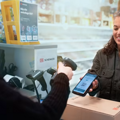 Snabb och smidig utlämning av paket med BankID-signering hos DB Schenker. Foto: DB Schenker