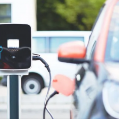 Regeringen fasar ut klimatbonus för laddhybrider. Arkivbild