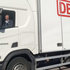 Tomas Johansson, vd för Schenker Åkeri, tror stenhårt på elektrifiering i stor skala. Foto: Schenker