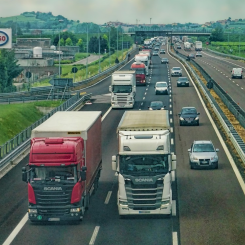 Svenska löner och villkor ska gälla för alla som kör yrkestrafik. Arkivbild