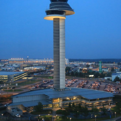 Stor risk att sommarens resenärer får vänta orimligt länge på att komma igenom säkerhetskontrollen. Avarn Security