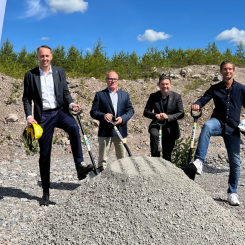 Johan Görgård, vd HSNG, David Hofmann, vd Eskilstuna Logistik, Jimmy Jansson (S), KSO Eskilstuna och Hans Bengtsson, vd Inhubs. Foto: HSNG