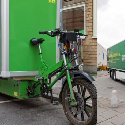MoveByBikes cyklar har skåp som kan varieras i storlek beroende på vilken volym som ska levereras. Foto: Martin & Servera