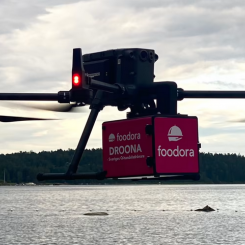 Drönaren Droona testas för matlveranser från McDonald's. Foto: Foodora