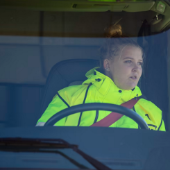 Av landets lastbilsförare är i dag 9 procent kvinnor. Foto: Tya