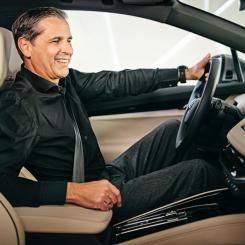 Enligt Klaus Zellmer kan artificiell intelligens berika samtalet. Foto: Skoda Auto