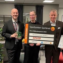 På torsdagen fick företaget Speed med huvudsäte i Viared i Borås ta emot vinstsumman på 100 000 kronor. Foto: Högskolan i Borås