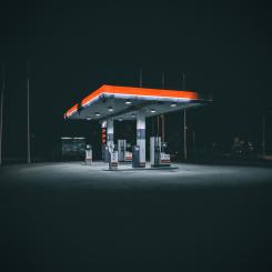 Energimyndigheten bedömer att försörjningen av bensin och diesel i Sverige är stabil både på kort och lång sikt. Foto: hans eiskonen/Unsplash