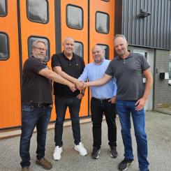 Från vänster: Samuel Andersson ordförande SBTAB, Morgan Parment platschef i Sundsvall och delägare SBTAB, Staffan Lindewald CEO Malte Månson Group, Erik Hult områdeschef Buss Malte Månson Group