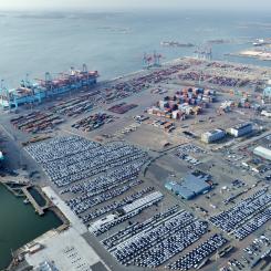 Bil- och containerterminalerna i Göteborgs hamn. Foto: Göteborgs Hamn