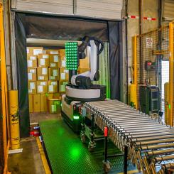 Stretch® är en mobil, autonom robot som hanterar paket för ökad effektivitet och säkerhet. Den kan hantera paket av olika storlekar upp till 23 kilogram och arbeta kontinuerligt i upp till 16 timmar. Foto: Boston Dynamics