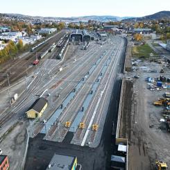 Drönarfoto av tågparkeringen vid Sundland. Foto: Aleksandar Kesonja, Bane NOR
