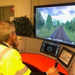 För att tågen ska gå i tid krävs järnvägsteknisk kompetens, men många av yrkeshögskolans utbildningsplatser på området står tomma. Foto: Myndigheten för yrkeshögskolan