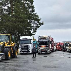 Nedläggningshotet ledde till massiva protester i Vilhelmina. Nu kommer beskedet att transportinriktningen på Malgomajskolan får vara kvar. Foto: TYA