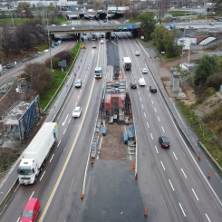 Långa köer på E6 vid Olskroken när Trafikverket bygger ny järnvägsbro över E6. Foto: Trafik Göteborg