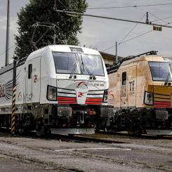 Vectron är en standardiserad lokplattform från Siemens Mobility som används av flera europeiska operatörer. Plattformen är anpassad för gränsöverskridande trafik och kan utrustas för drift i flera olika länder och signalsystem. Foto: TX-Logistik