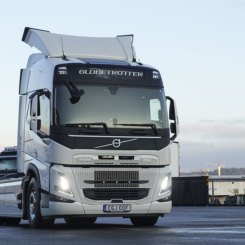 Nu introducerar Volvo Lastvagnar fossilfritt stål i sina tunga ellastbilar. Foto: Volvo
