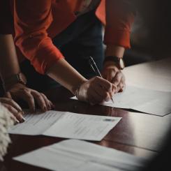 Bland annat kommer Björn Annwall, för närvarande Chief Commercial Officer & vice VD att lämna sin roll och ta sitt nästa steg utanför Volvo Cars. Foto: romain dancre/unsplash