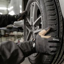 Körningarna sker dagligen på två slingor om 20 mil med start och mål i Linköping, i Östergötlands län. Totalt blir det 3200 mil på sex månader. Foto: Jimmy Nilsson Masth/Unsplash