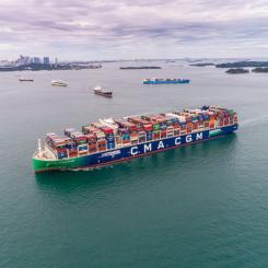 De 14 fartyg som omfattas av avtalet trafikerar rutter mellan Asien och Europa. Flottan består av fem fartyg med en kapacitet på 15 000 TEU och nio fartyg med en kapacitet på 23 000 TEU. Samtliga fartyg är utrustade med WinGD tvåtakts huvudmotorer och Wärtsilä fyrtakts hjälpmotorer samt gasventilenheter. Foto: CMA CGM