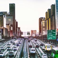 Bilköer i Kina. Foto: zhang kaiyv/unsplash